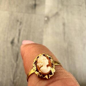 Vintage Cameo ring